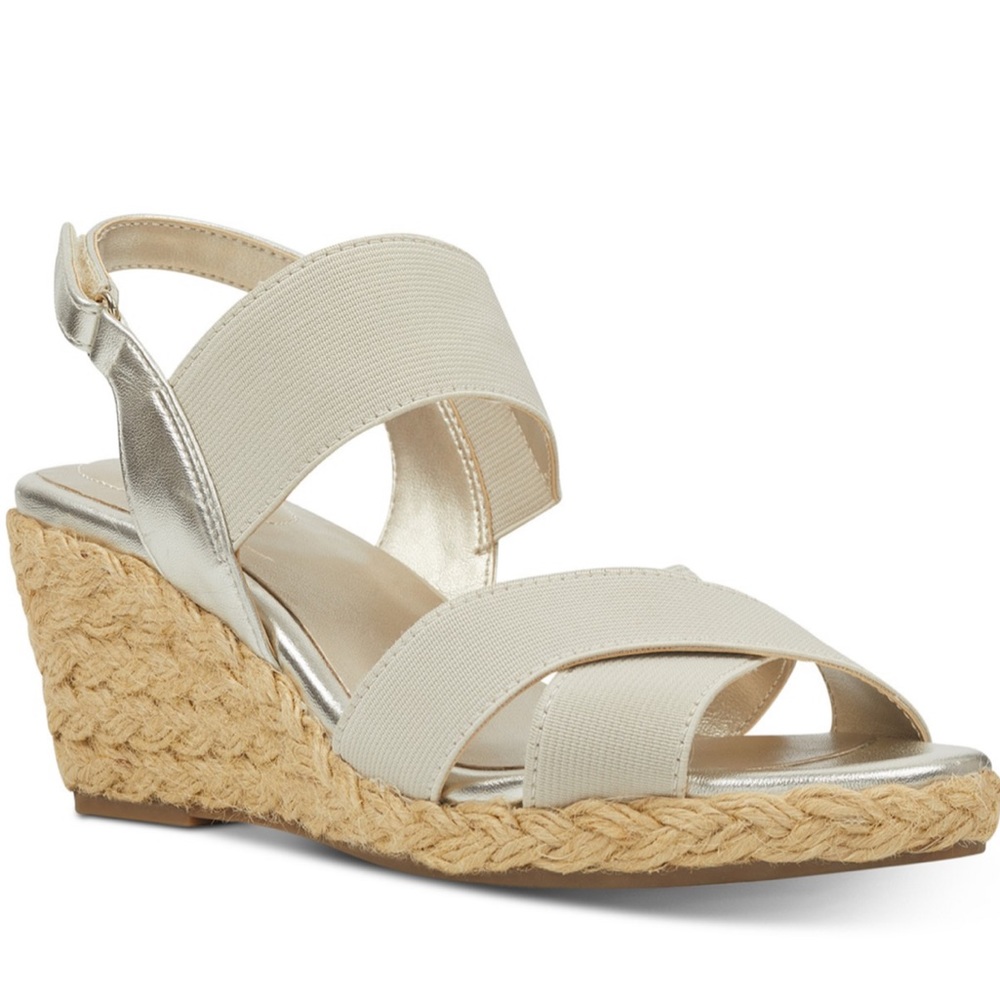 New‼️ Bandolino Hearsay Wedges